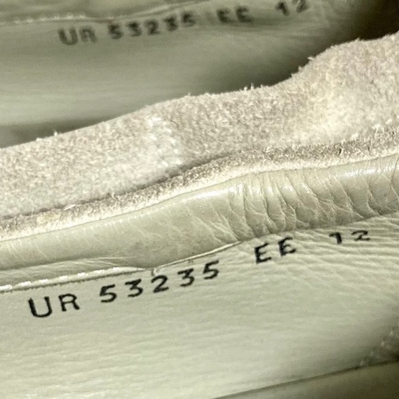 Salvatore Ferragamo leather and suede loafers. 🤍 - Picture 3 of 4